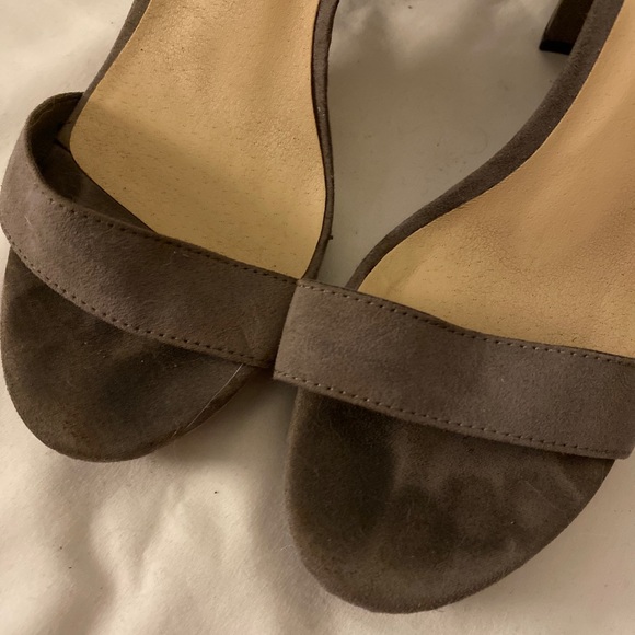 Grey suede strap heel sandals - Picture 4 of 4